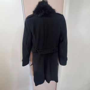 Coat with fur collar